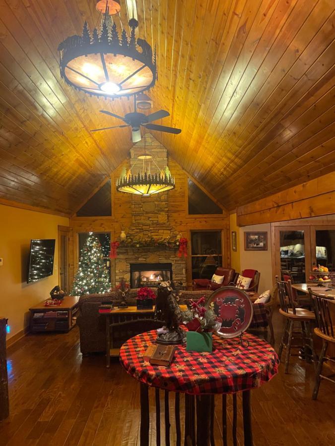 Cozy Creekfront Family Cabin-Pet Friendly -Gamerm-Hot Tub Хаяуасий Екстериор снимка