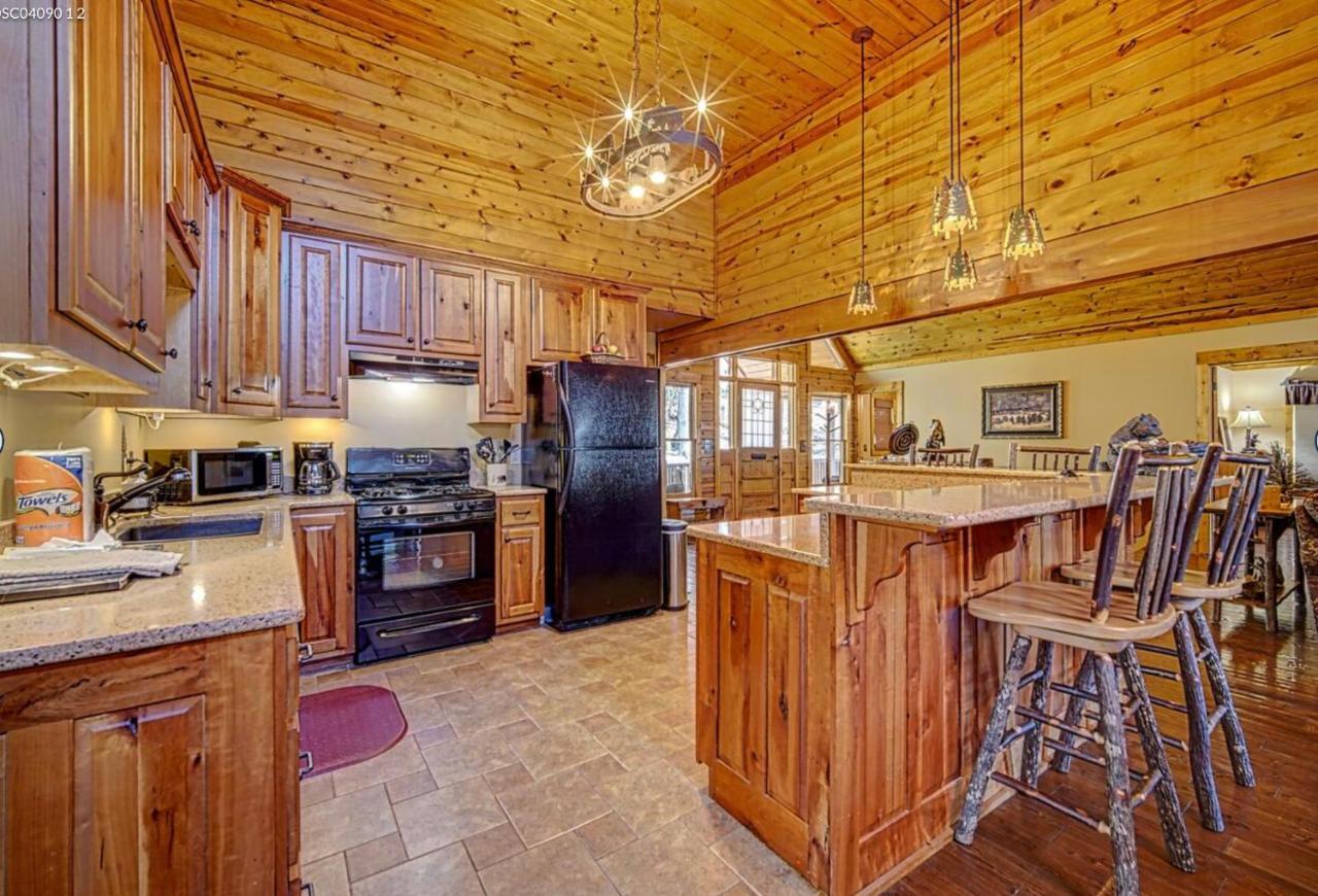 Cozy Creekfront Family Cabin-Pet Friendly -Gamerm-Hot Tub Хаяуасий Екстериор снимка