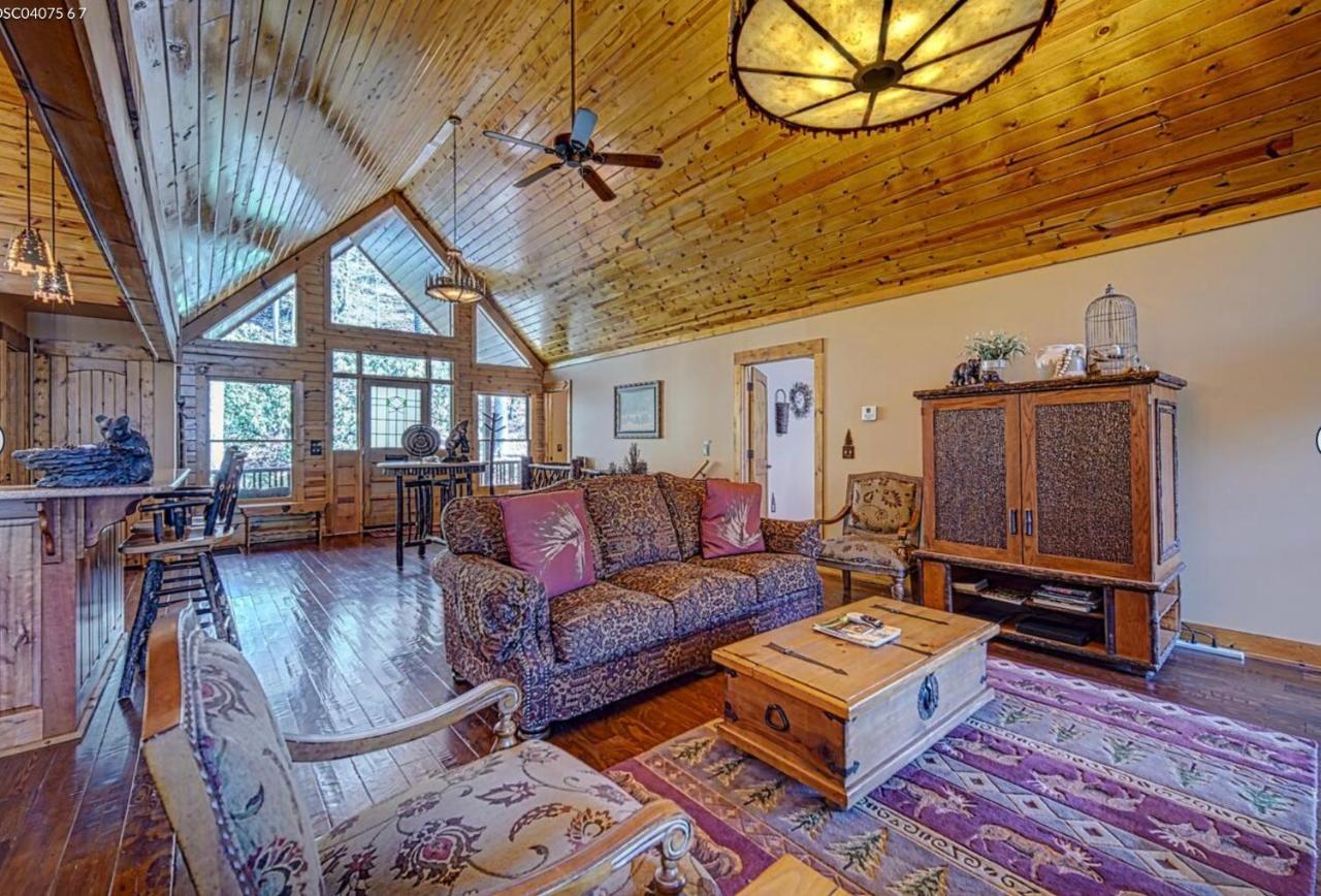 Cozy Creekfront Family Cabin-Pet Friendly -Gamerm-Hot Tub Хаяуасий Екстериор снимка