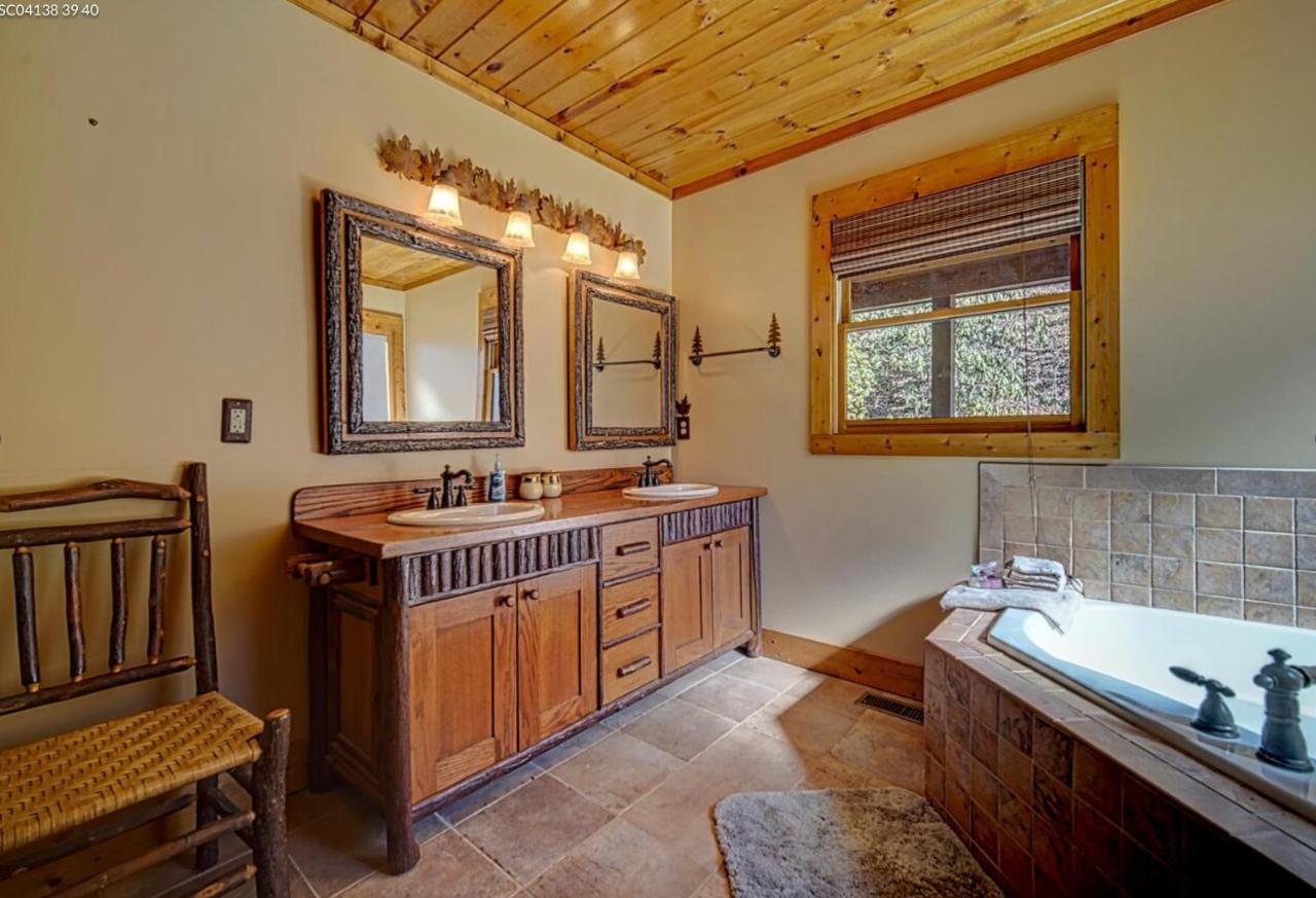 Cozy Creekfront Family Cabin-Pet Friendly -Gamerm-Hot Tub Хаяуасий Екстериор снимка
