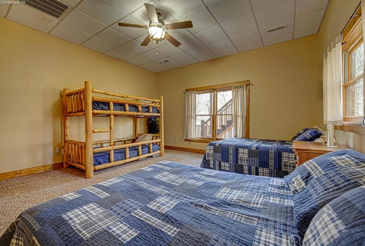 Cozy Creekfront Family Cabin-Pet Friendly -Gamerm-Hot Tub Хаяуасий Екстериор снимка